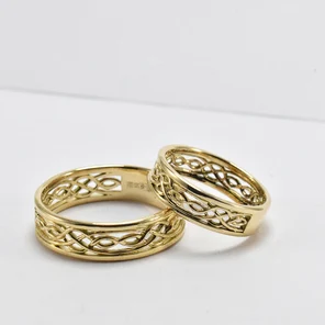 Золотые обручальные кольца с кельтским орнаментом